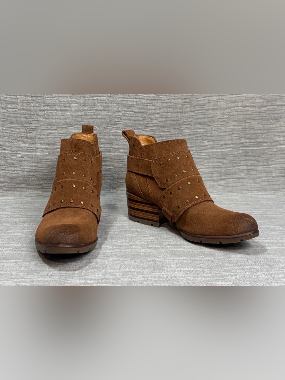 Caterpillar Women's brown Anna Rose Booties